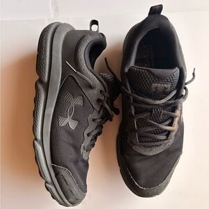 Under Armour Men's Black Running Shoes Charged Assert 10 Size 11.5